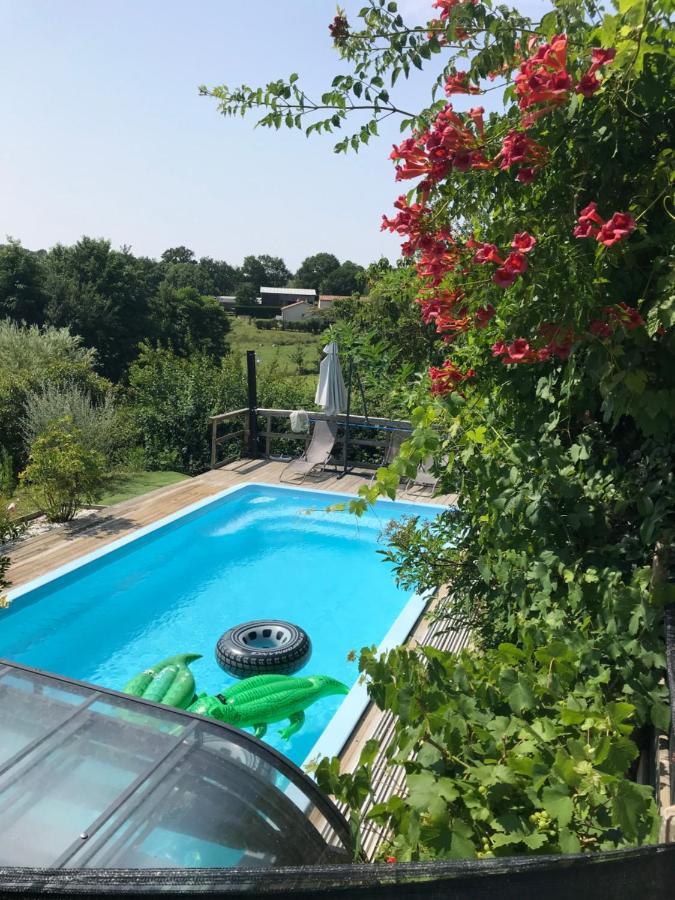 Le Petit Moulin Hotel Pouzauges Exterior photo