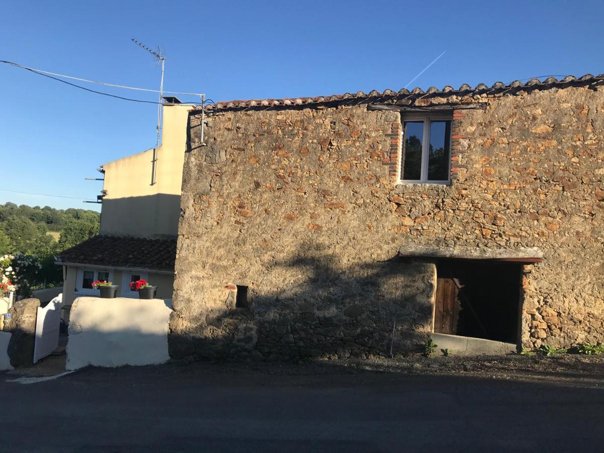 Le Petit Moulin Hotel Pouzauges Exterior photo